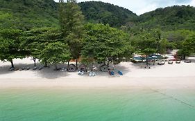 Cruiser Island Resort